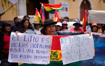 Una protesta contra los contratos de explotación de litio con empresas rusas y chinas en La Paz, Bolivia, el 13 de febrero de 2025. 