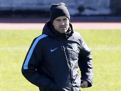 Luis Enrique, en un entrenamiento del Bar&ccedil;a en Jap&oacute;n.