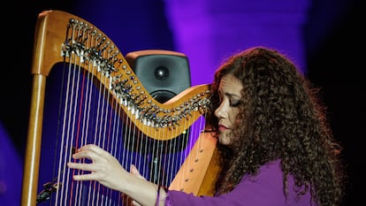 Ana Crismán, durante el concierto de presentación de su álbum 'Arpaora' en el Festival de Jerez, el pasado 1 de marzo.