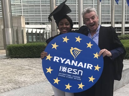 Michael O&#039;Leary, consejero delegado de Ryanair, tras la firma del acuerdo con Erasmus.