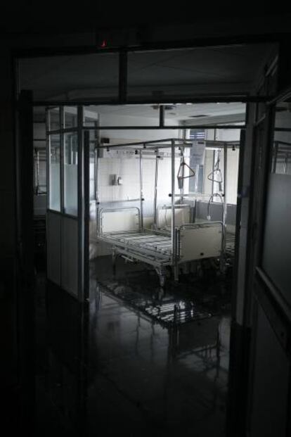 Una planta de traumatología del Vall d´Hebron cerrada en 2014.