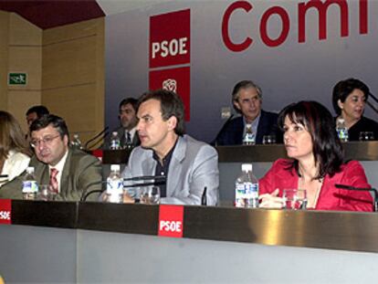 El secretario general del PSOE, José Luis Rodríguez Zapatero al inicio de la reunión del Comité Federal.