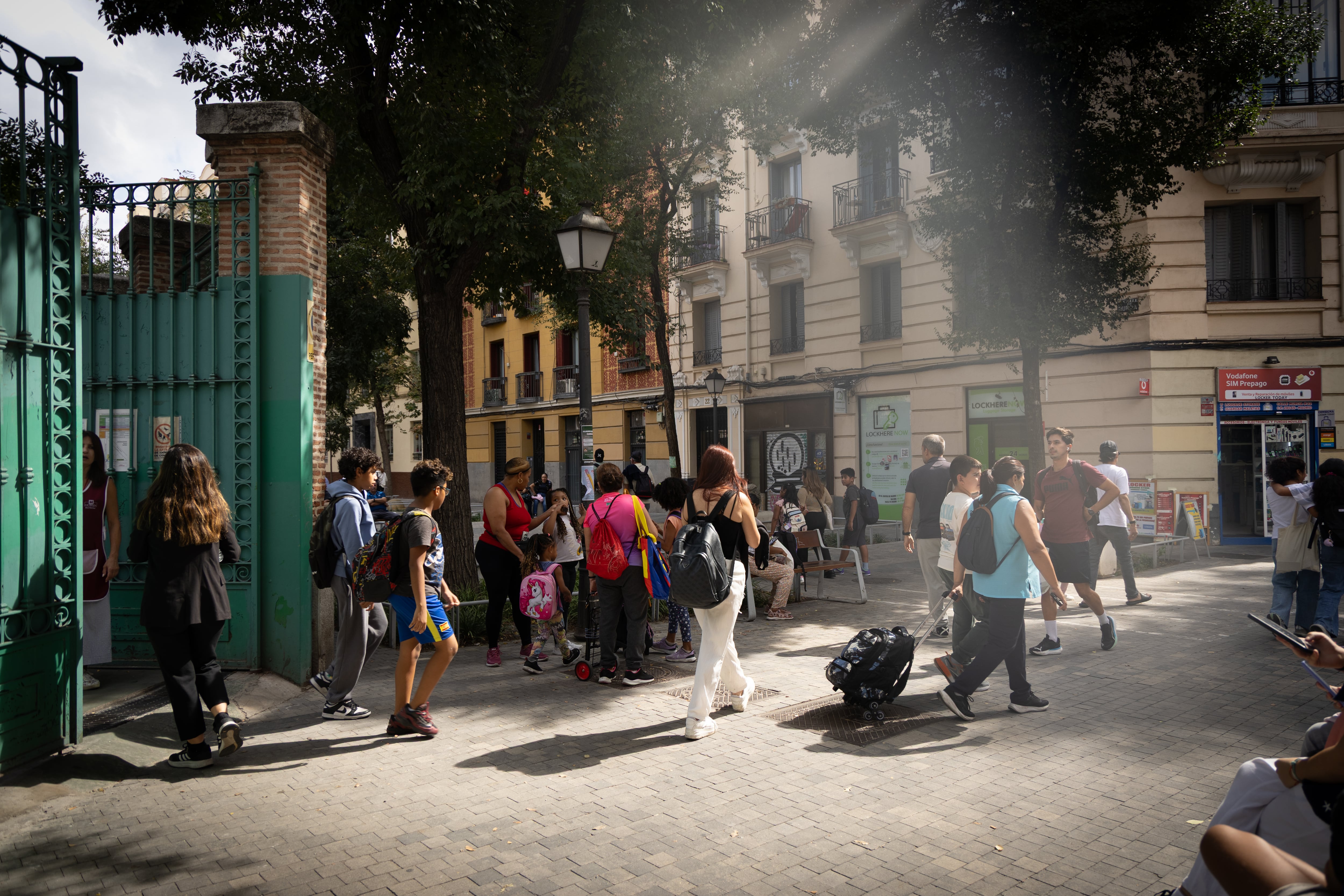 Salida del colegio Menéndez Pelayo de Madrid, este martes.