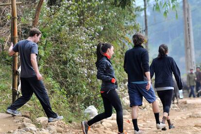 Para darle al 'hiking'... 
	

	El armario de Zuckerberg no diferencia entre días de trabajo, ocasiones especiales o aventuras deportivas en la montaña. Misma camiseta para todo y ¡andando que es gerundio!