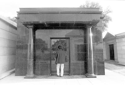 An archive photo of the Trujillo family pantheon at El Pardo cemetery.