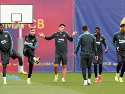 Umtiti, Alba, Suárez, Messi, Dembélé y Todibo, en el entrenamiento del Barça.