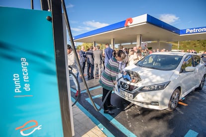 Estación de recarga para vehículos eléctricos de Repsol en Bizkaia.