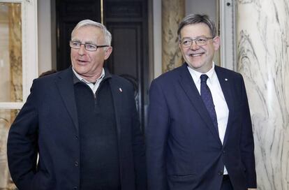 El alcalde de Valencia, Joan Ribó (izquierda), y el presidente de la Generalitat, Ximo Puig, en el Ayuntamiento