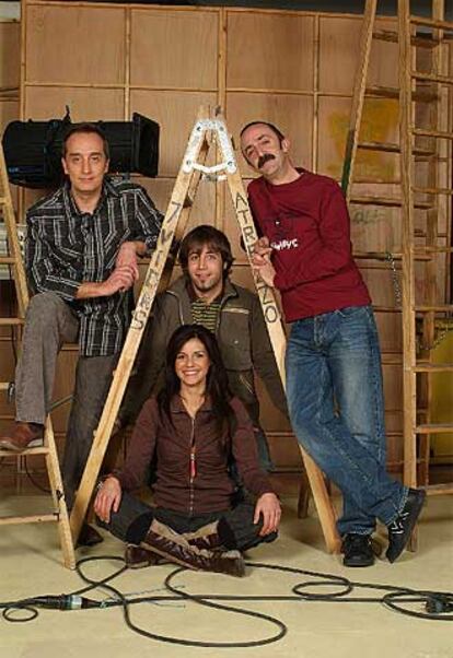 Gonzalo de Castro, Leandro Rivera, Cristina Peña y Santi Rodríguez, de <i>7 vidas</i>.