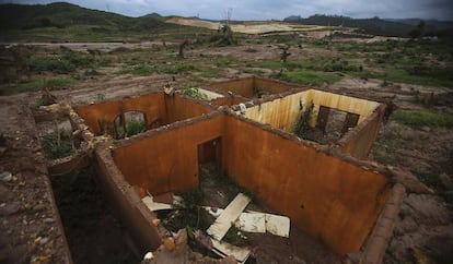 O vilarejo de Bento Rodrigues foi devastado pelo tsunami de lama após o rompimento da barragem da Samarco.