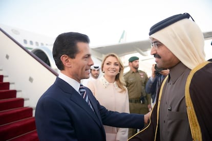 Enrique Peña Nieto y su esposa, Angélica Rivera, llegaron este miércoles al Aeropuerto Internacional de Doha, Qatar.