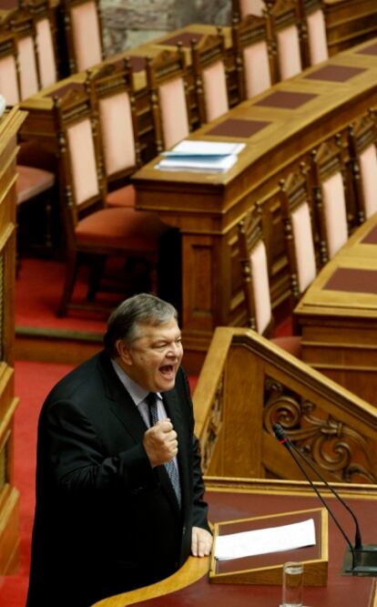 El ministro de Economía, Evangelos Venizelos, hoy en una intervención ante el Parlamento.