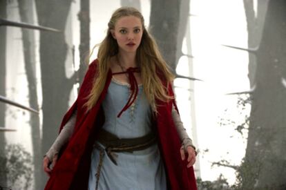 <b>Amanda Seyfried en <i>Caperucita Roja</i>.</b>