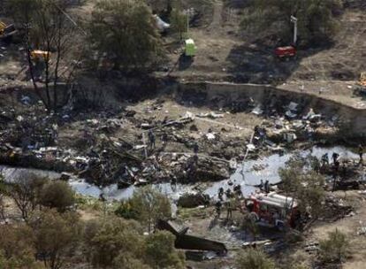 El lugar donde se estrelló el avión de Spanair, momentos después del trágico accidente.