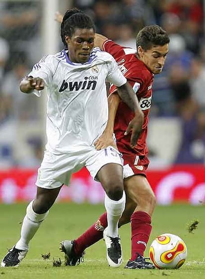 Royston Drenthe, a la izquierda, y Jess Navas, durante el encuentro.