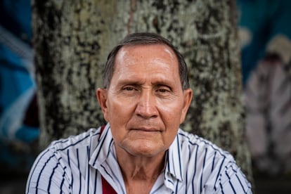 Héctor Mario Chávez, paciente diabético, hipertenso y por alto riesgo cardiovascular de 67 años, cuenta: "Hay un medicamento que debo tomar sí o sí: se llama entresto, el cual evita que mi corazón se agite sin control, porque apenas está en un 28 % de su capacidad normal. En cuanto a las insulinas, he tenido que comprarlas por cuenta propia, porque no me las dan desde noviembre".