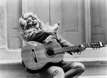 Dolly Parton, en los años 70.