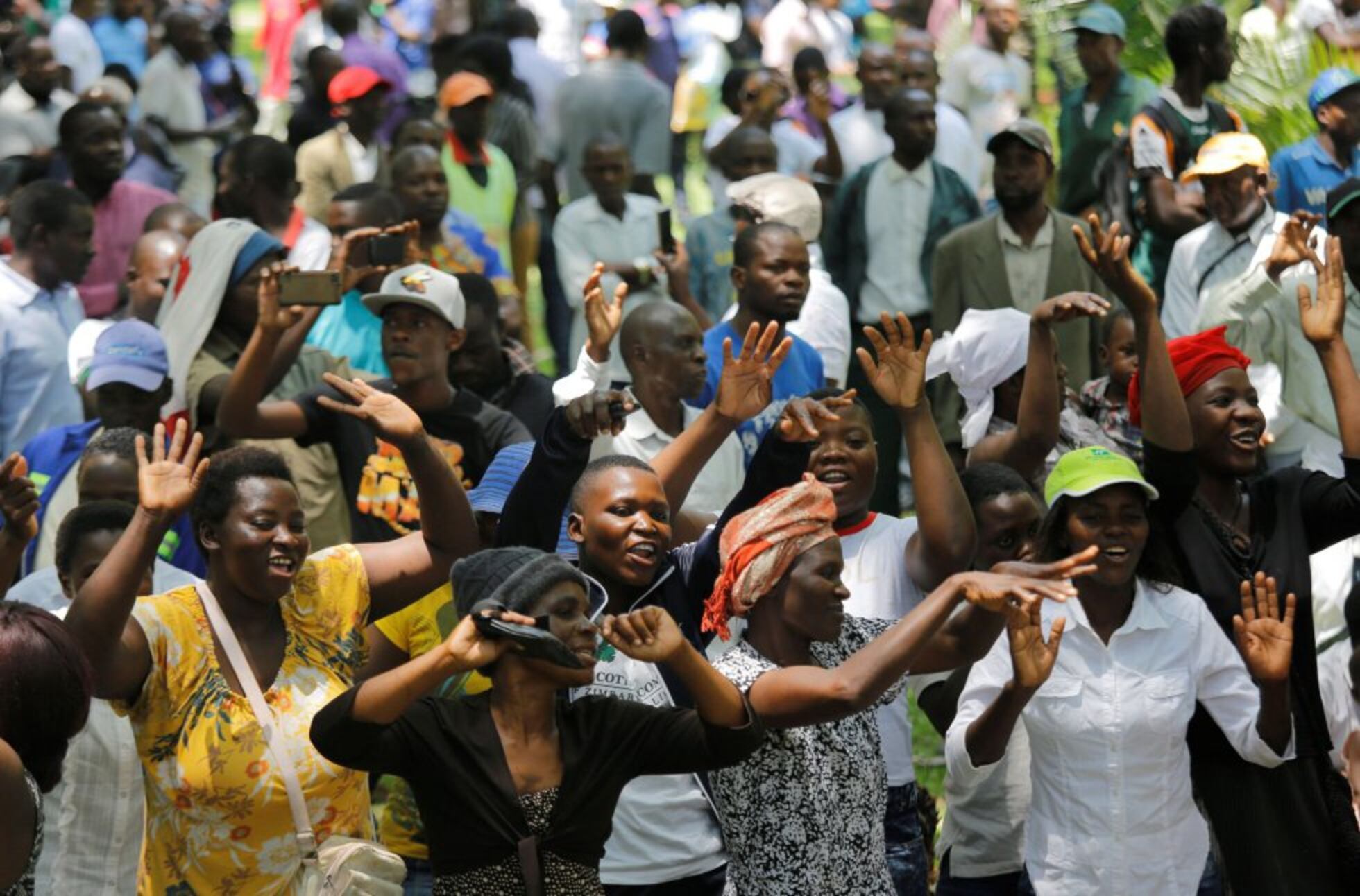 Manifestaciones en Zimbabue por la dimisión de Mugabe | Fotos ...