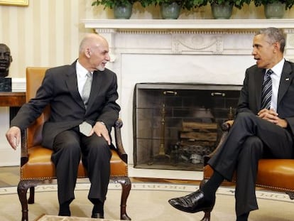 El presidente Obama (Dcha.) durante su reuni&oacute;n este martes con su hom&oacute;logo afgano. 