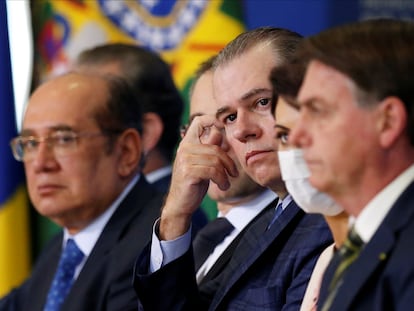 Os magistrados do STF Gilmar Mendes e Toffoli na posse de novos ministros de Bolsonaro (em primeiro plano).