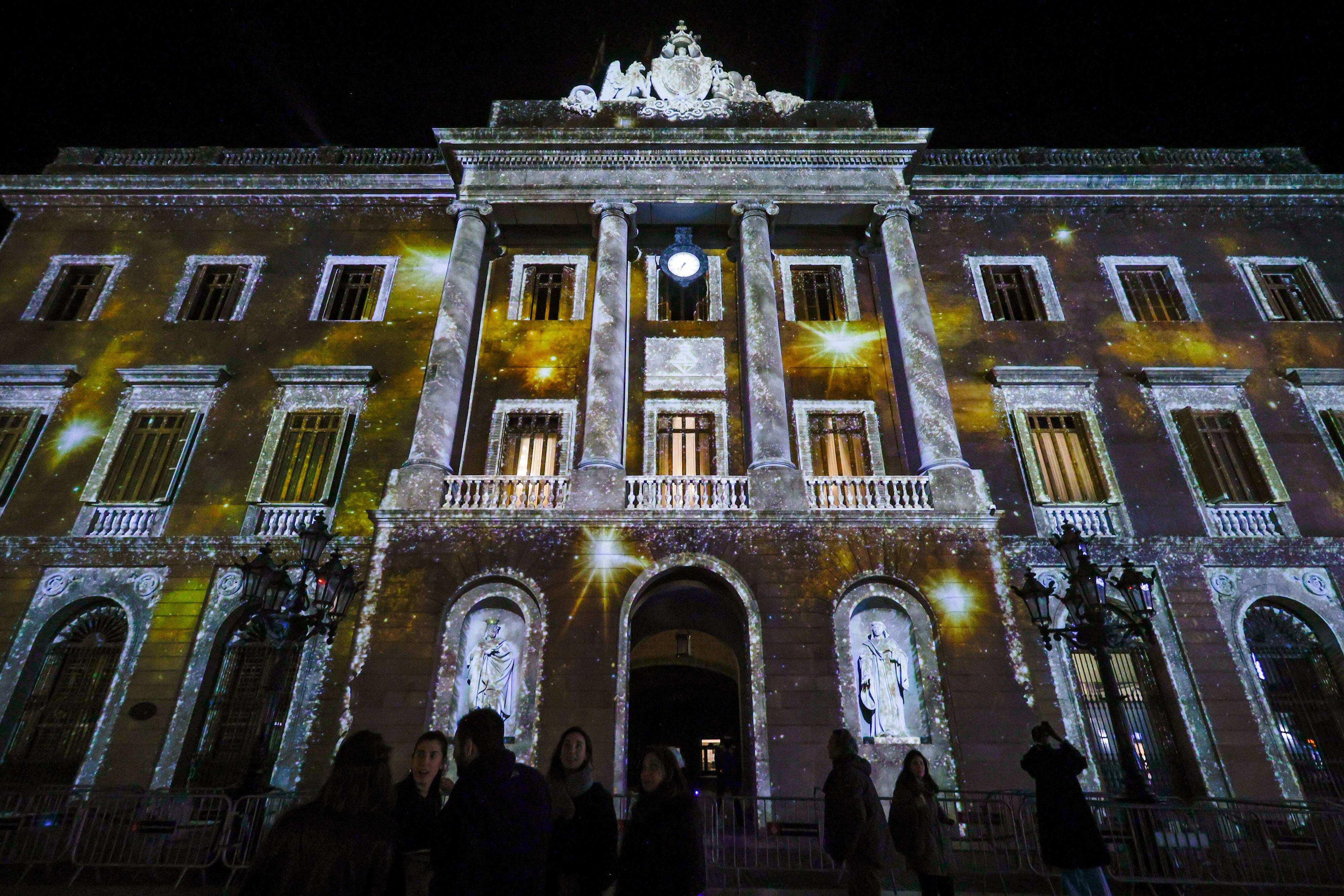 El Ayuntamiento iluminado