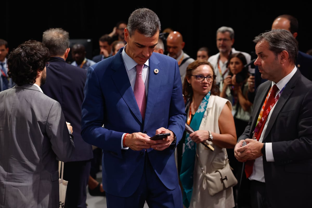 Dos detenidos por la filtración de datos personales de...