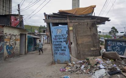 Entrada a una favela en una de las zonas más pobres de São Paulo.