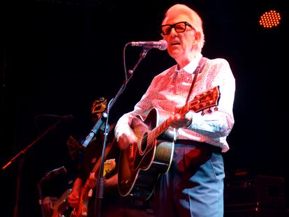 Nick Lowe durante su concierto en Madrid.