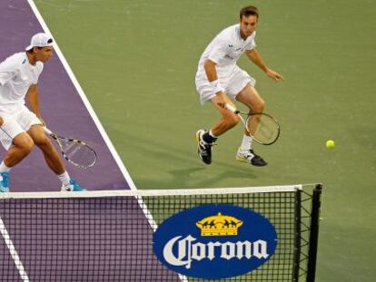 Nadal y Marcel Granollers, durante su partido en Miami.