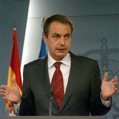 Rueda de prensa del presidente de Gobierno, José Luis Rodríguez Zapatero, en el Palacio de La Moncloa.