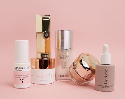 Srum Antioxidante de SKINROUTINE BY PALOMA SANCHO, contorno de ojos Abeille Royale de GUERLAIN, crema Absolute Lift Cream de NIEVES BY NIEVES ?LVAREZ, Capture Totale Le Srum de DIOR, base Le Fond de Teint de CL? DE PEAU BEAUT? y srum perfeccionador Watercress & Copper Lyric de BYOODE.