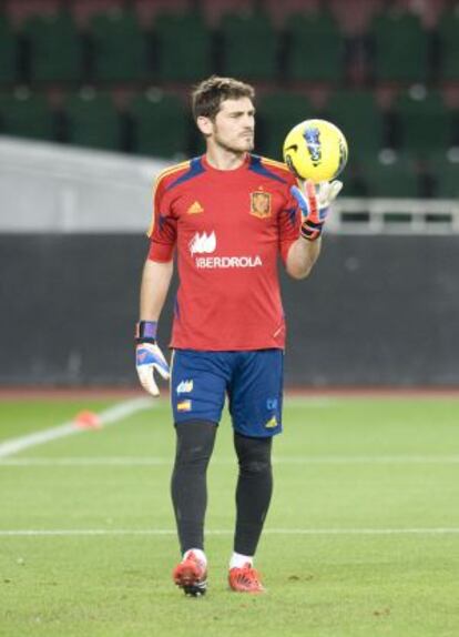 Iker Casillas, durante un entrenamiento con La Roja.