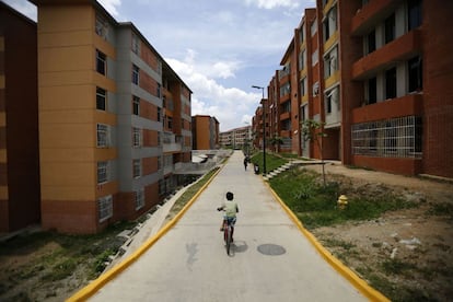 El complejo fue levantado en abril de 2011 bajo la promesa del Gobierno de que para antes de 2020 habrá llegado a los tres millones de viviendas. Hoy, apenas un millar y medio de familias lo habitan.