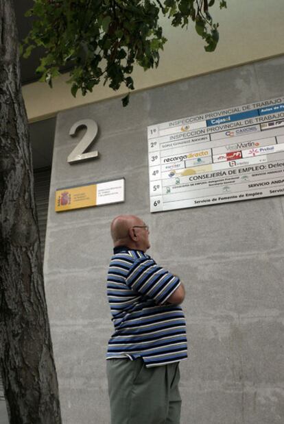 Edificio en el que están la sede de la Delegación de Empleo y la delegación de la empresa MFK en Jaén.