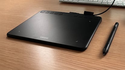 La tableta de Ugee ofrece los mismos niveles de presión que el modelo anterior, pero la resistencia de su lápiz digital es sensiblemente inferior a los otros modelos de la comparativa.
