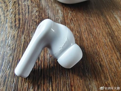 AirPods 3 mal ensamblados.