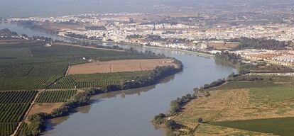 Vista aérea del río Guadalquivir.