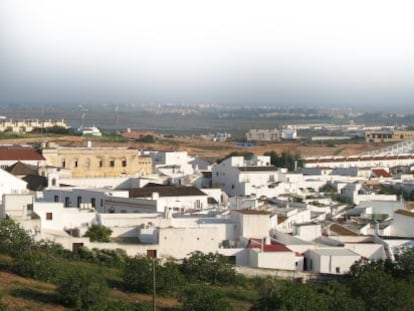 Vistas de la iglesia de El Salvador y la ciudad de Ayamonte desde el mirador.