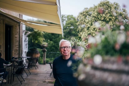 El arquitecto David Chipperfield, el pasado miércoles en la terraza de la Casa RIA, sede de su fundación en Santiago.