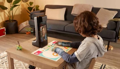  Amazon está trabajando en un proyector que convertiría cualquier superficie de tu hogar en una pantalla