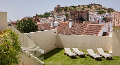 Terraza del hotel Essentia, en Aracena (Huelva). 