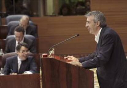 El coordinador general y portavoz parlamentario de Izquierda Unida en Madrid, Gregorio Gordo (d). EFE/Archivo