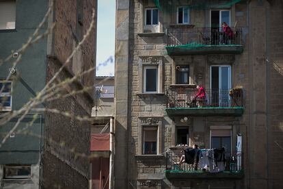 Balcones en Barcelona el 20 de marzo de 2020, durante la primera semana del estado de alarma.