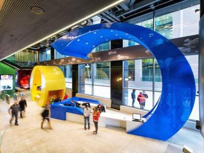 Una de las entradas en la sede de Google en Dublín (Irlanda).