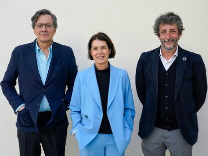 Desde la izquierda, Fernando Vallespín, Cristina Manzano y José Moisés Martín,  antes de su conversación en la Fundación Ortega-Marañón en Madrid.