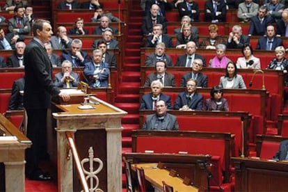 El presidente del Gobierno, José Luis Rodríguez Zapatero, durante su discurso ante la Asamblea Nacional francesa.