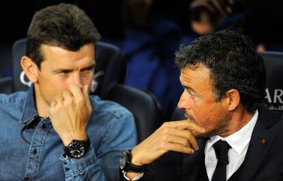 Luis Enrique conversa con Unzue en un partido de este año.