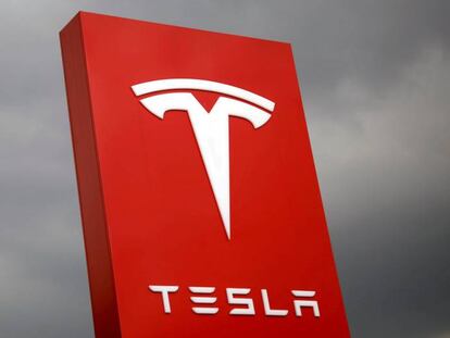Tesla se desploma en Bolsa tras anunciar un recorte de plantilla del 7%