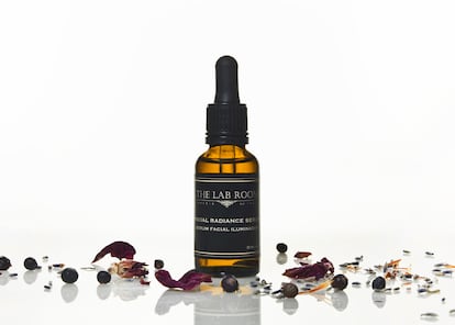 Suero iluminador Facial Radiance Serum, de The Lab Room, con rosa mosqueta.