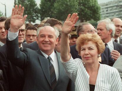 O ex-presidente sovi&eacute;tico Mihail Gorbachov e sua esposa, Raissa